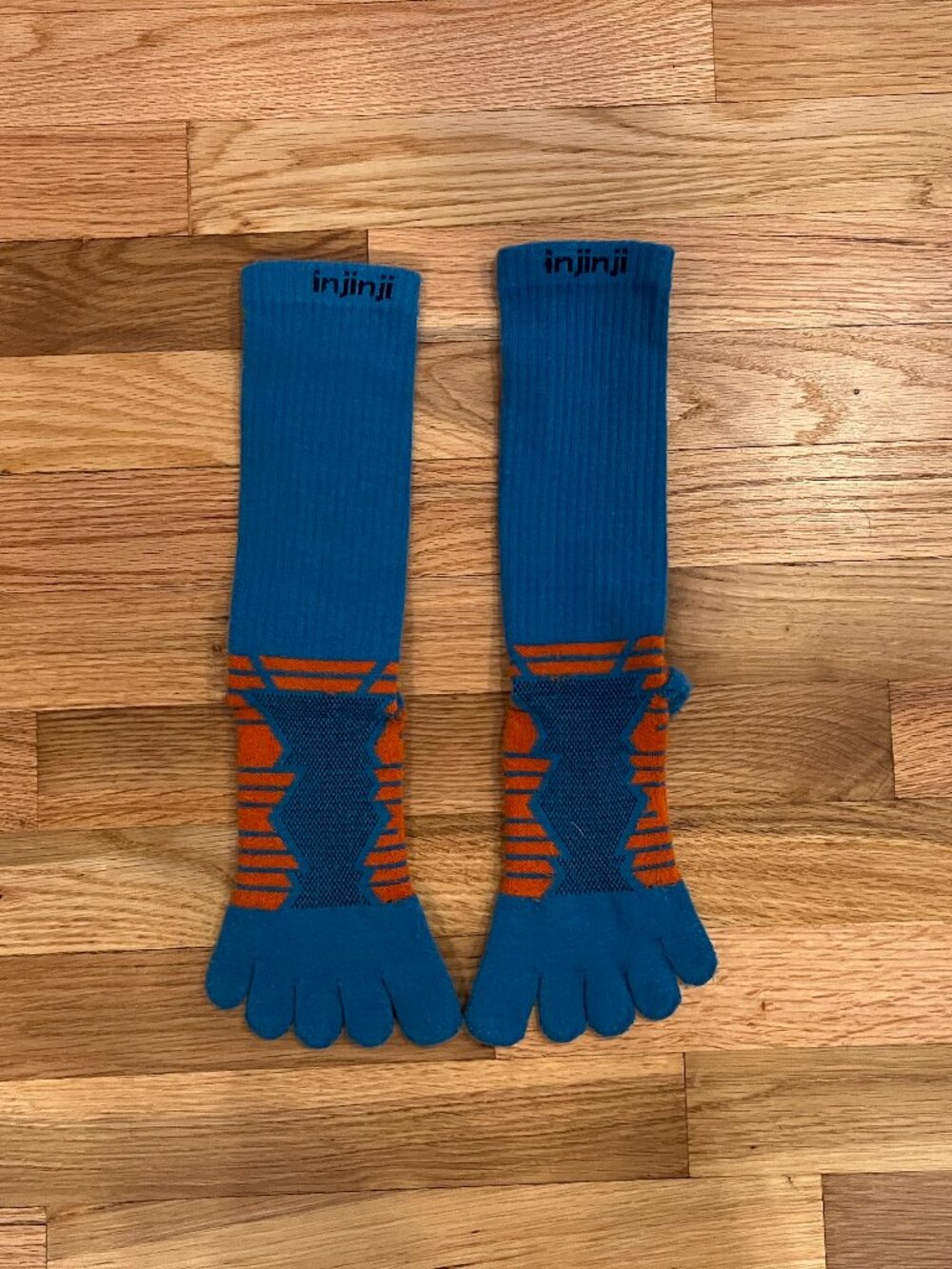 Injinji Men's Medium 8-10.5 Midweight Running Cushioned Crew Toe Socks Blue